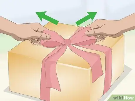 Imagen titulada Tie a Ribbon Around a Box Step 7