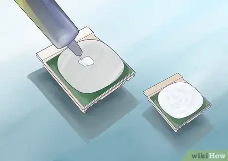 Imagen titulada Apply Thermal Paste Step 4