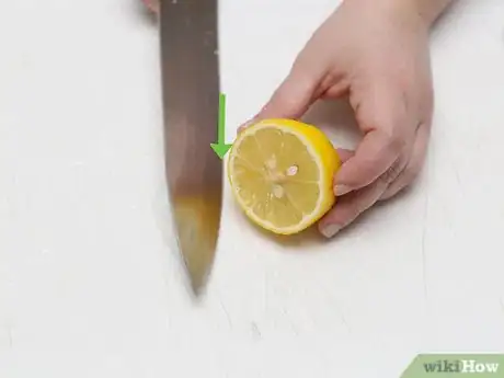 Imagen titulada Make a Hot Soothing Lemon Drink Step 11