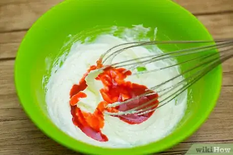 Imagen titulada Make Homemade Strawberry Frosting Step 22