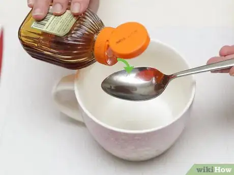 Imagen titulada Make a Hot Soothing Lemon Drink Step 12