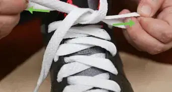 acortar los cordones de los zapatos