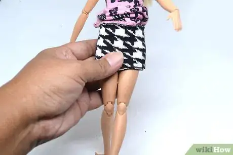 Imagen titulada Make Clothes for Your Doll Step 12