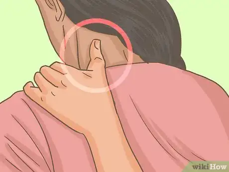 Imagen titulada Give a Shoulder Massage Step 10