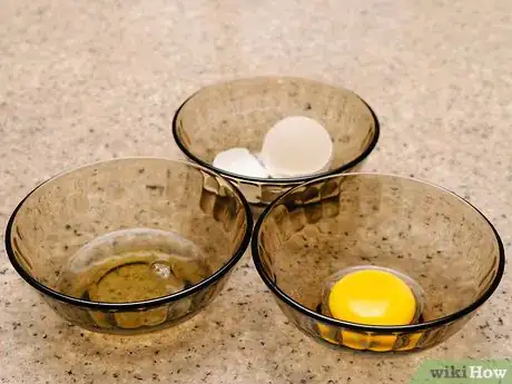 Imagen titulada Separate an Egg Final