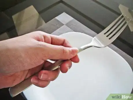 Imagen titulada Use Cutlery Step 3