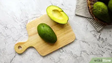 Imagen titulada Make Avocado Butter Step 2