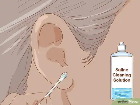 Imagen titulada Care for Newly Pierced Ears Step 3