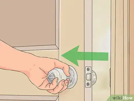 Imagen titulada Hang a Wreath on a Door Step 13