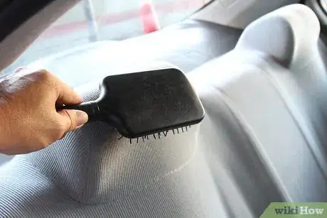 Imagen titulada Clean Car Upholstery Step 14