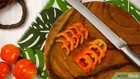 Imagen titulada Slice a Tomato Step 7