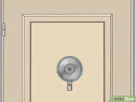 Imagen titulada Hang a Wreath on a Door Step 15