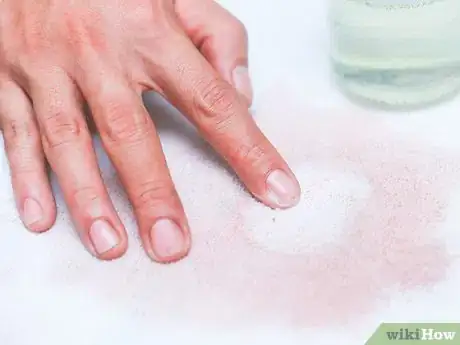 Imagen titulada Remove Dry Red Wine Stains from Cotton Step 2