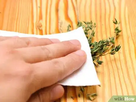 Imagen titulada Prepare and Store Fresh Thyme Step 5