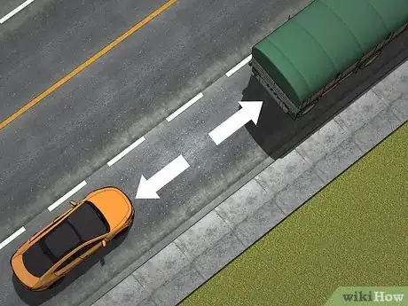 Imagen titulada Stay Out of a Truck's Blind Spots Step 5