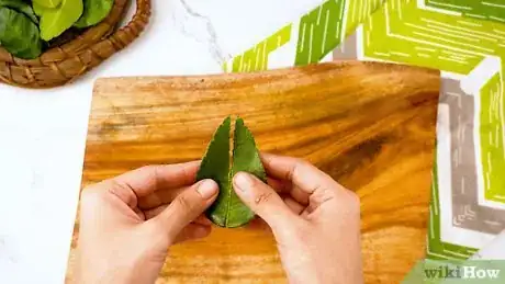 Imagen titulada Use Kaffir Lime Leaves Step 1