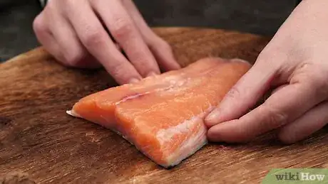 Imagen titulada Grill Salmon with Skin Step 1