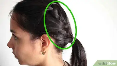 Imagen titulada Braid Hair Step 36