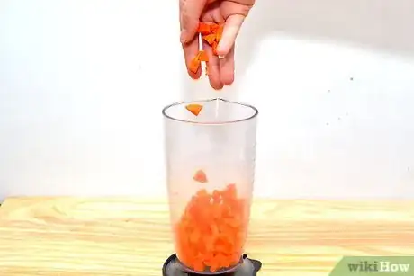 Imagen titulada Shred Carrots for a Cake Step 9