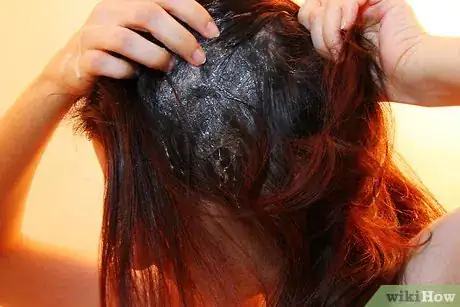 Imagen titulada Make Hair Color Last Longer Step 4