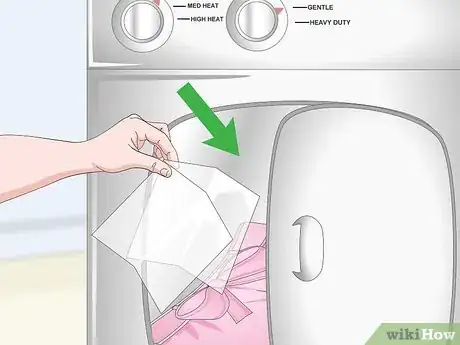 Imagen titulada Get Pet Hair Out of Laundry Step 7