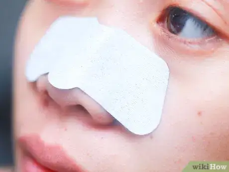 Imagen titulada Use Biore Pore Cleansing Strips Step 7