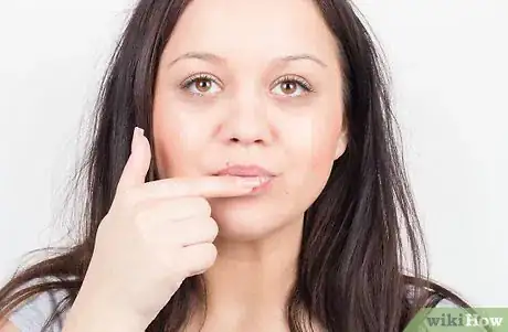 Imagen titulada Make Lips Plumper (Cinnamon Method) Step 2