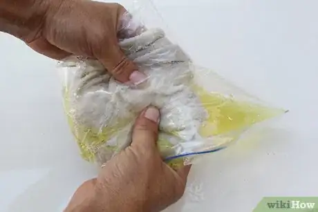 Imagen titulada Remove Dried Blood Stains from Fabric Step 21