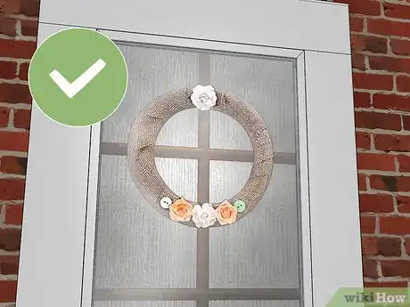 Imagen titulada Hang a Wreath on a Storm Door Step 16