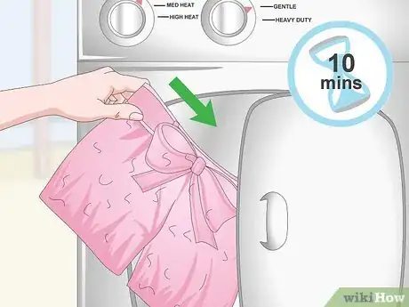 Imagen titulada Get Pet Hair Out of Laundry Step 4