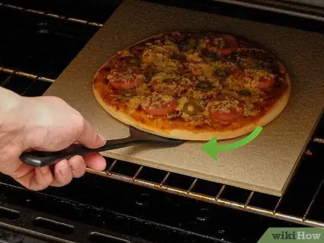 Imagen titulada Cook Pizza in a Gas Oven Step 6