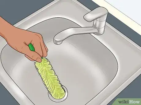 Imagen titulada Clean Your Garbage Disposal Step 4