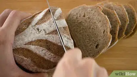 Imagen titulada Oven Dry Bread Step 2