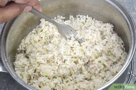 Imagen titulada Cook Instant Rice Step 12