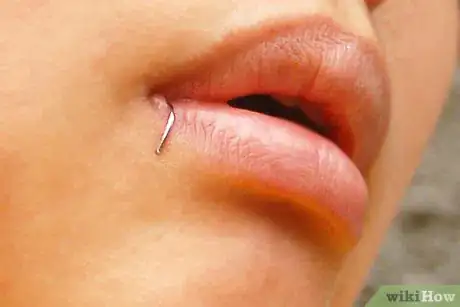 Imagen titulada Make Fake Lip Piercings 6