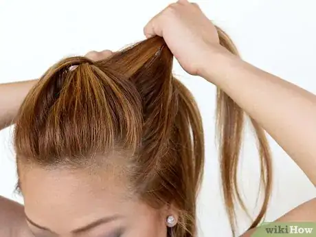 Imagen titulada Braid Your Own Hair Step 12