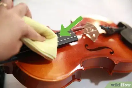 Imagen titulada Clean a Violin Step 3