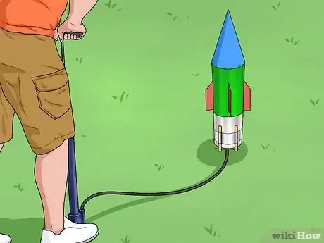 Imagen titulada Make a Water Rocket Step 10