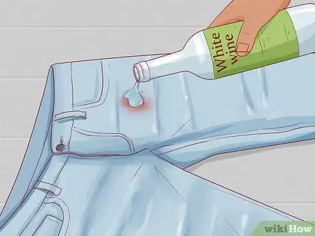 Imagen titulada Remove a Red Wine Stain from Jeans Step 4