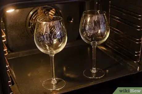 Imagen titulada Decorate Wine Glasses Step 12