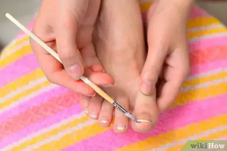 Imagen titulada Do a French Pedicure Step 12