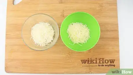 Imagen titulada Grate Parmesan Step 4