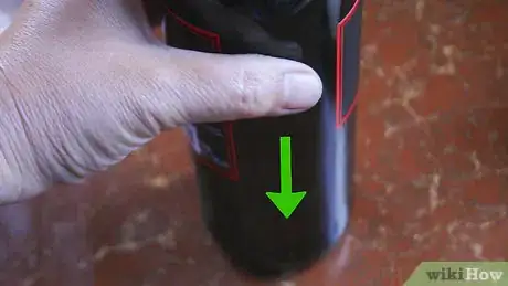 Imagen titulada Open a Wine Bottle Without a Corkscrew Step 2