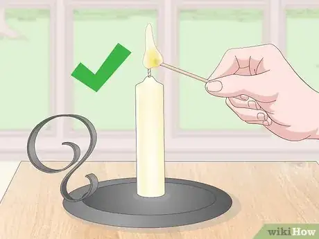 Imagen titulada Safely Burn Candles Step 10