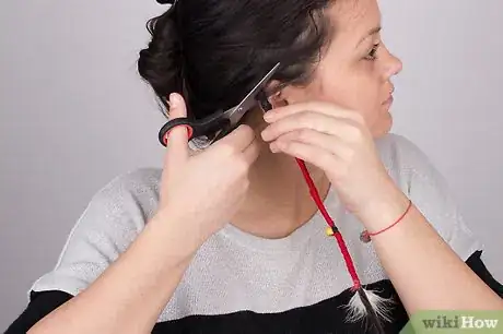 Imagen titulada Do a Hair Wrap Step 11