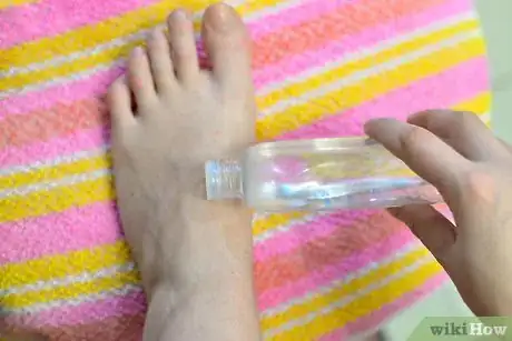 Imagen titulada Do a French Pedicure Step 4