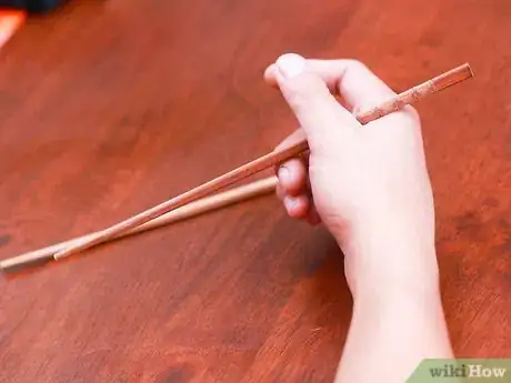 Imagen titulada Eat with Chopsticks Step 1