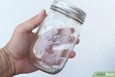 Imagen titulada Decorate a Mason Jar Step 29