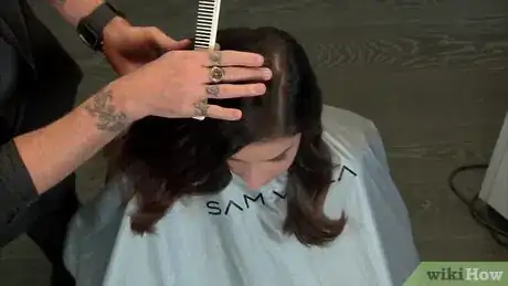 Imagen titulada Master Hair Cutting Techniques Step 18