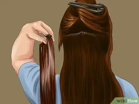 Imagen titulada Apply Hair Extensions Step 14